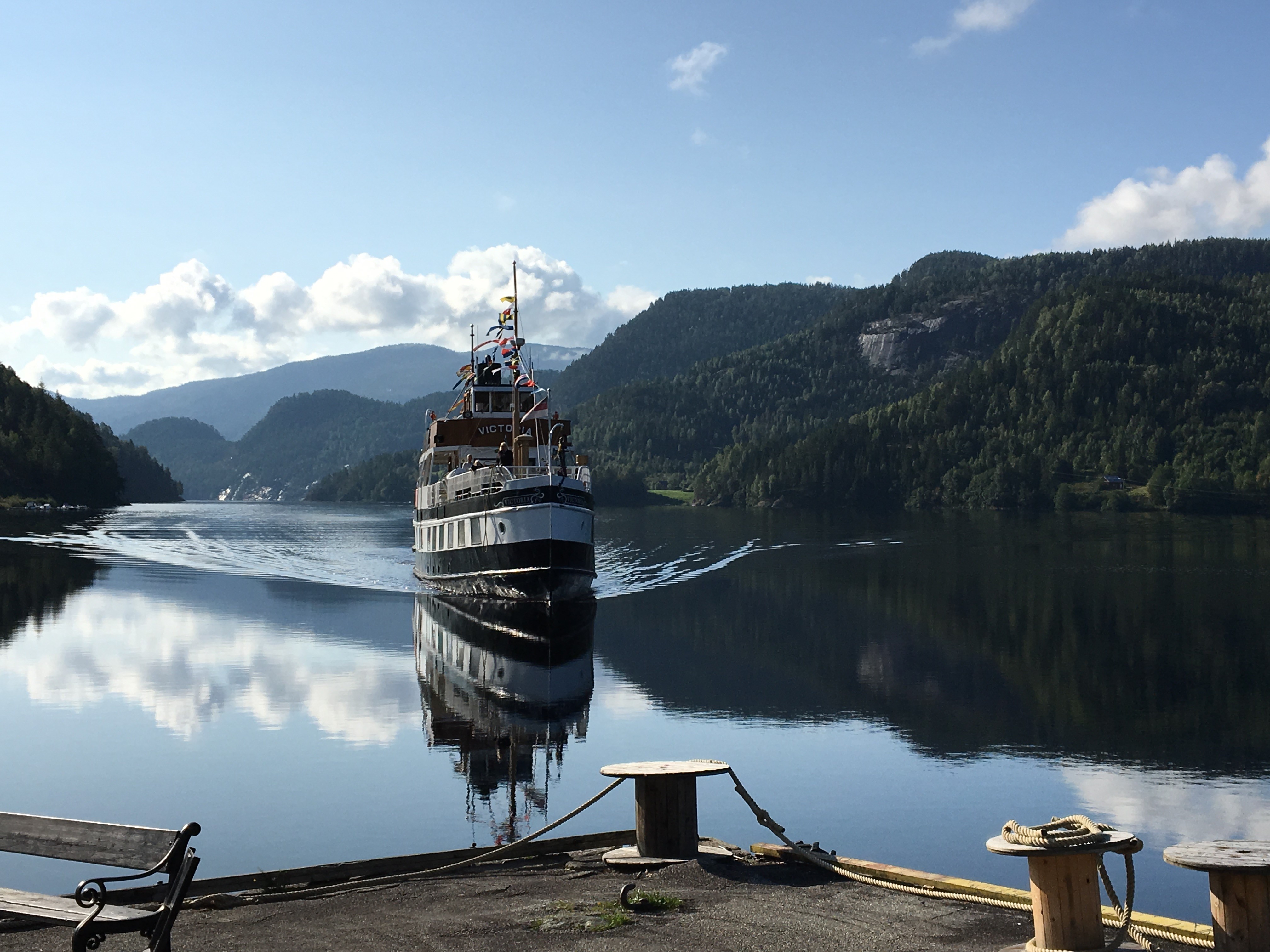 M/S Victoria arriving in kviteseid