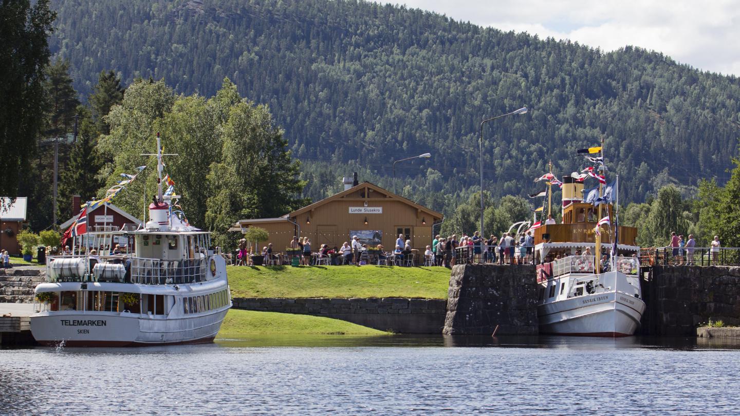 Båtene møtes ved Lunde Slusekro