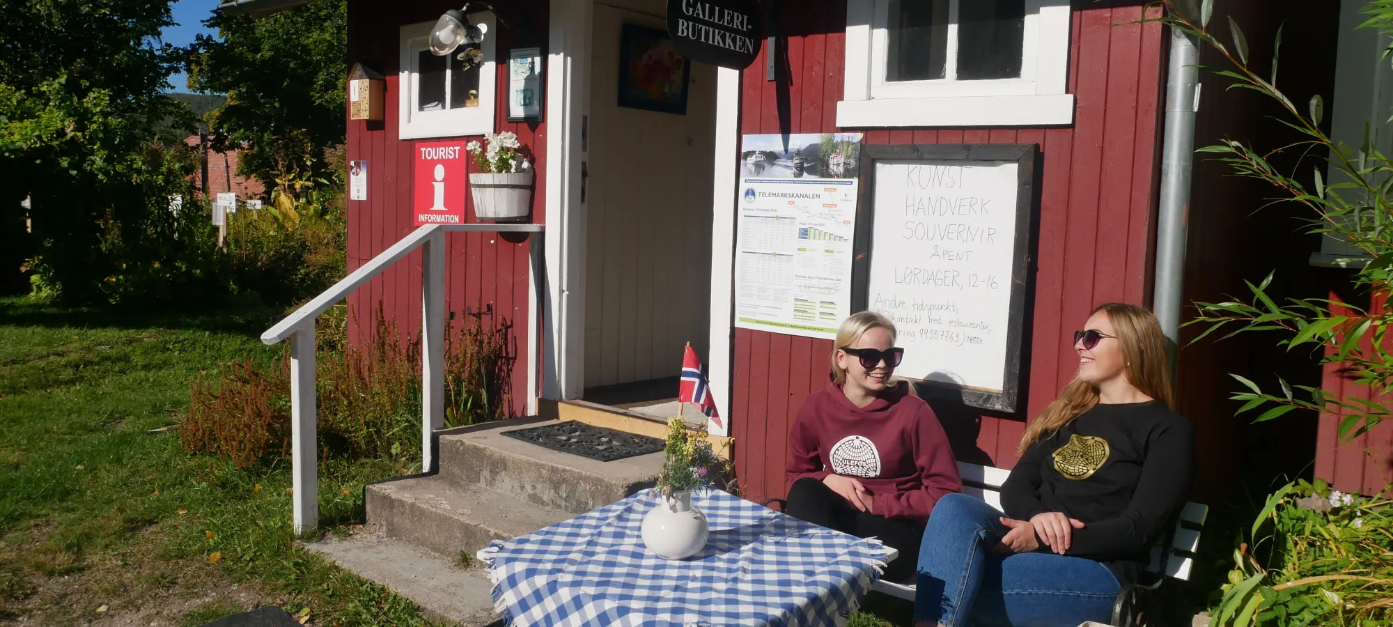 Halvdagstur formiddag «Kulturhistorisk smakebit» (båt først)