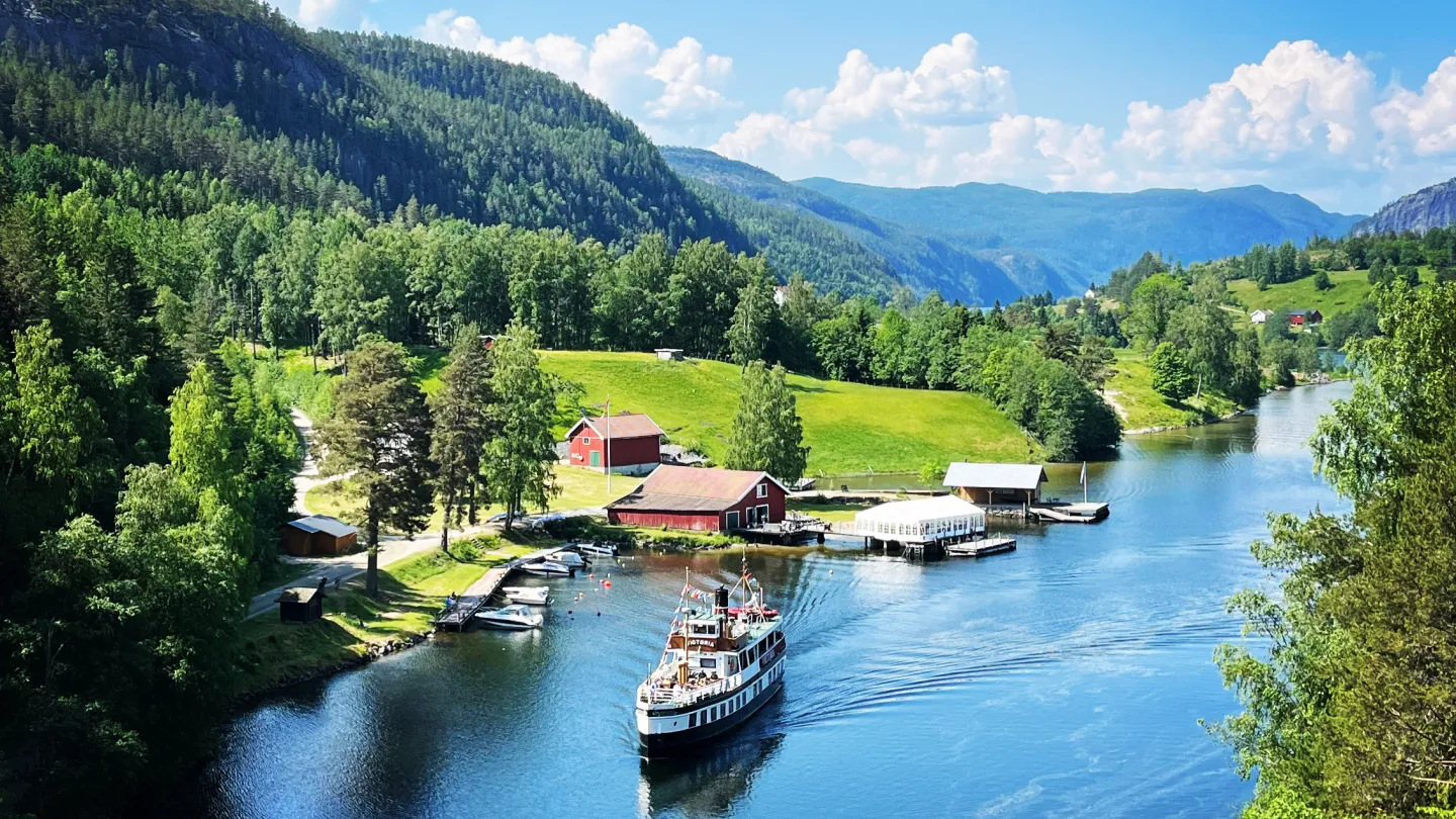 MS Victoria på Telemarkskanalen