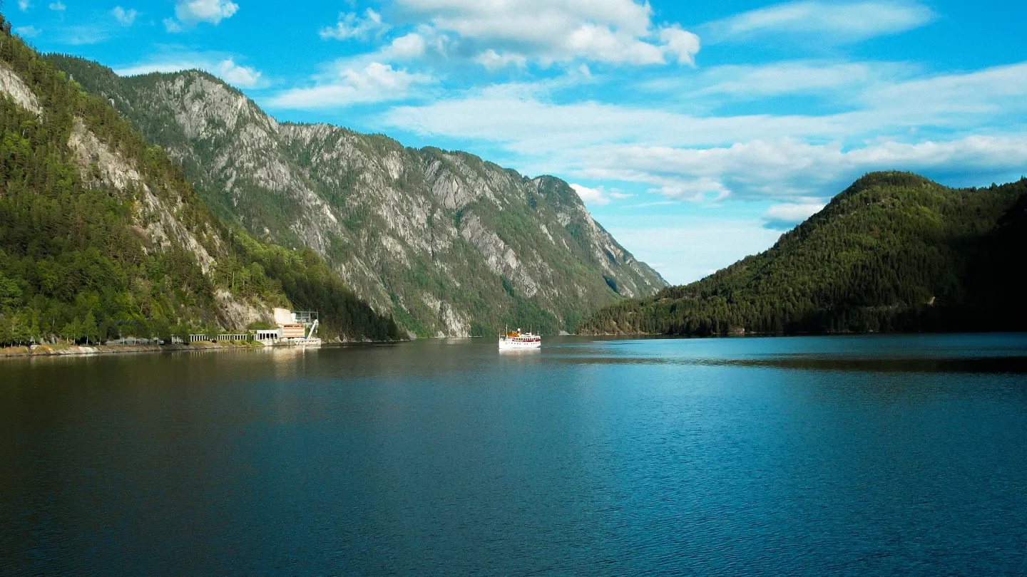 MS Henrik Ibsen på Telemarkskanalen
