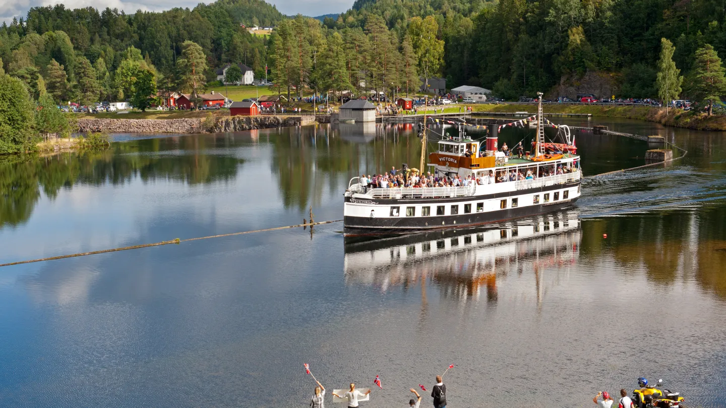 MS Victoria på Telemarkskanalen, foto by Kåre S. Pedersen