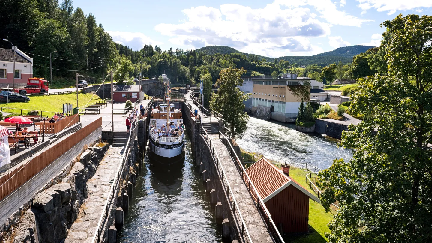 Victoria i Ulefoss sluser nedover-foto Tom Riis